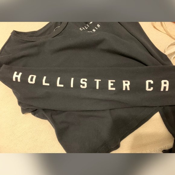 Hollister Black Graphic Long Sleeve Tee - Picture 5 of 7
